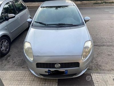 Usata Fiat Grande Punto 90 CV (66 kW) 2006 Grigio Utilitaria