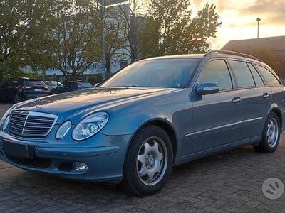 Usata Mercedes E220 Classic 149 CV (109 kW) 2004 Grigio Station wagon