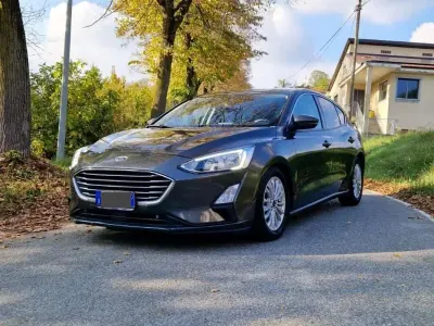 Usata Ford Focus Titanium 120 CV (88 kW) 2018 Grigio Berlina