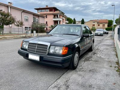 Mercedes E200