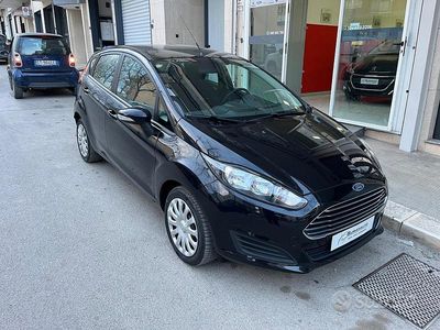 Usata Ford Fiesta Business Edition 75 CV (55 kW) 2013 Nero Utilitaria