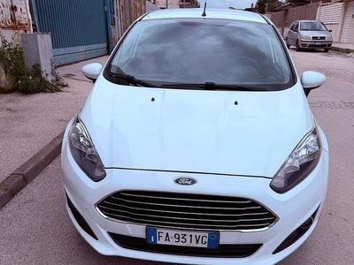 Usata Ford Fiesta Sport 92 CV (67 kW) 2015 Bianco Berlina