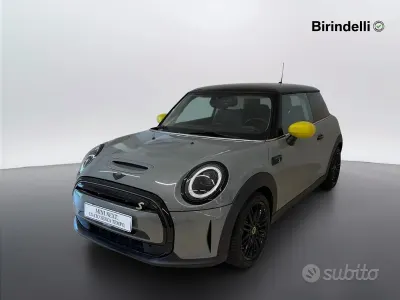 Usata Mini Cooper SE 75 kW (102 CV) 2022 Moonwalk grey metallic Utilitaria