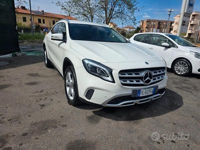 Käytetty Mercedes CLA200 Executive 136 HP (100 kW) 2017 Valkoinen Sedan