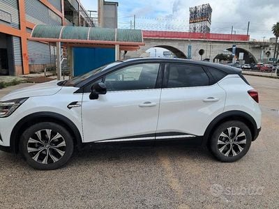 Usata Renault Captur Equilibre 101 CV (74 kW) 2023 Bianco SUV
