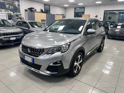 Usata Peugeot 3008 Allure 131 CV (96 kW) 2019 Grigio medio SUV