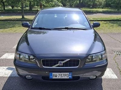 Usata Volvo S60 170 CV (125 kW) 2001 Grigio Berlina