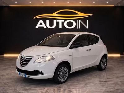 Begagnad Lancia Ypsilon Gold 85 HK (62 kW) 2013 Svart Halvkombi