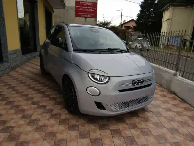 Nuova Fiat 500 La Prima 65 CV (47 kW) 2026 Rose gold metallizzato Utilitaria