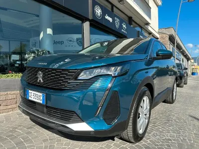 Usata Peugeot 3008 Business-Line 131 CV (96 kW) 2021 Bluazzurro SUV