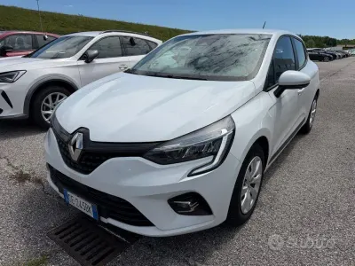 Usata Renault Clio V Business 86 CV (63 kW) 2021 Bianco Berlina