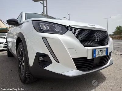 Usado Peugeot 2008 Allure 131 HP (96 kW) 2022 Branco SUV