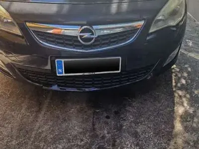 Usata Opel Astra Cosmo 110 CV (80 kW) 2010 Berlina
