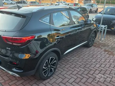 Usata MG ZS Luxury 106 CV (77 kW) 2024 Nero SUV