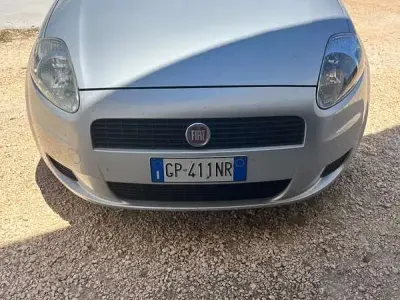 Usata Fiat Grande Punto Dynamic 90 CV (66 kW) 2011 Argento Utilitaria