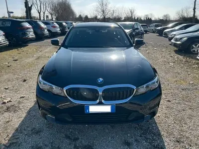 Usata BMW 320e Luxury Line 190 CV (139 kW) 2021 Nero Station wagon