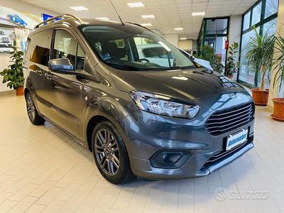 Usata Ford Tourneo Courier Sport 101 CV (74 kW) 2019 Grigio Monovolume
