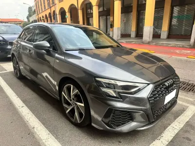 Usata Audi A3 S-Line 150 CV (110 kW) 2021 Grigio Berlina
