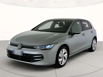 Usata VW Golf VIII Edition 150 CV (110 kW) 2025 Dolomite silver metallizzato Berlina
