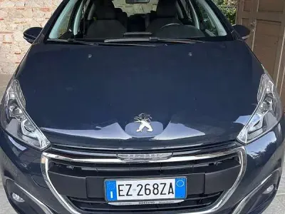Usata Peugeot 208 Allure 120 CV (88 kW) 2015 Blu/azzurro Utilitaria