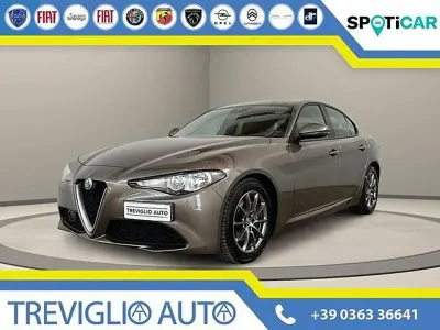 Usata Alfa Romeo Giulia Super 150 CV (110 kW) 2018 Grigio / metallizzato Berlina
