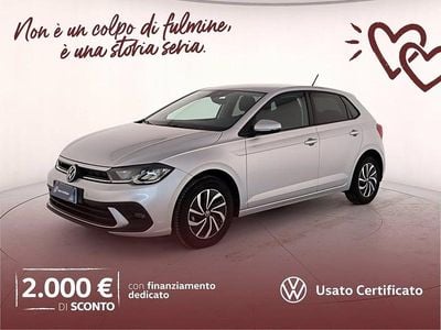 Usata VW Polo Life 95 CV (69 kW) 2023 Reflex silver metallizzato Utilitaria