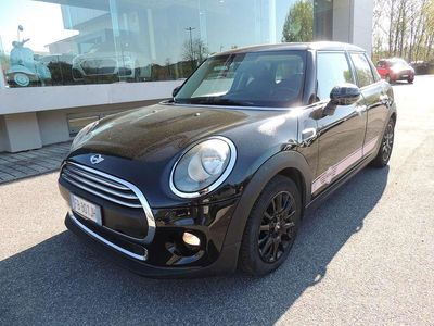 Begagnad Mini One D 95 HK (69 kW) 2015 Svart Halvkombi