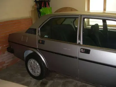 Usata Alfa Romeo Alfetta 109 CV (80 kW) 1982 Grigio Berlina