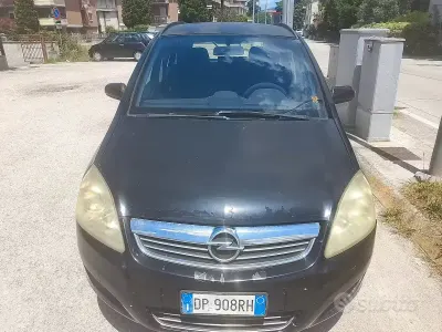 Usata Opel Zafira 94 CV (69 kW) 2008 Nero Monovolume