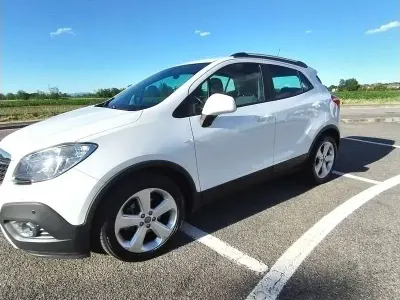 Usata Opel Mokka Cosmo 131 CV (96 kW) 2013 Bianco SUV