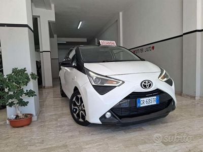 Usata Toyota Aygo Connect Style 72 CV (52 kW) 2021 Bianco Utilitaria