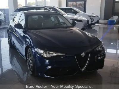 Usata Alfa Romeo Giulia Veloce 209 CV (153 kW) 2017 Blu Berlina