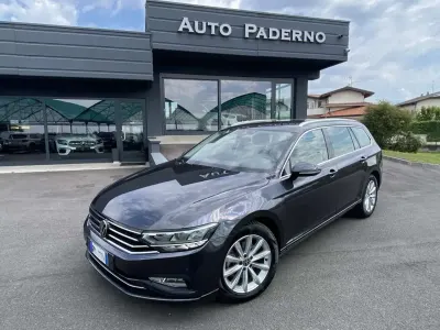 Usata VW Passat Business 150 CV (110 kW) 2023 Manganese grey metallizzato Station wagon