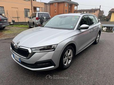 Usata Skoda Octavia Executive 116 CV (85 kW) 2021 Argento Station wagon