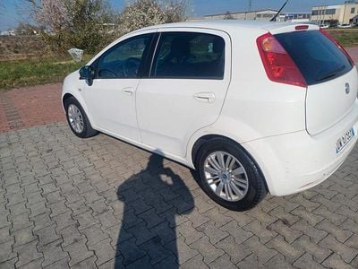 Usata Fiat Grande Punto Dynamic 75 CV (55 kW) 2009 Bianco Utilitaria