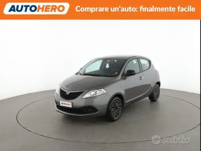 Usata Lancia Ypsilon 69 CV (50 kW) 2018 Grigio Utilitaria