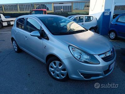 Usata Opel Corsa Enjoy 85 CV (62 kW) 2010 Grigio Berlina