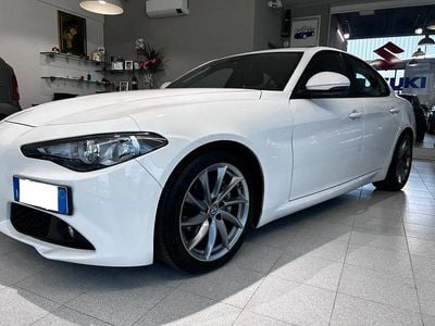 Begagnad Alfa Romeo Giulia Super 180 HK (132 kW) 2017 Vit Sedan