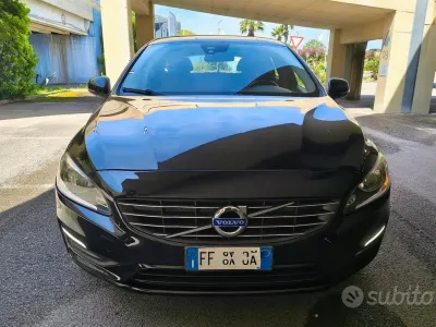 Usata Volvo V60 Kinetic 115 CV (84 kW) 2016 Station wagon