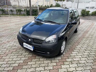 Usata Renault Clio II Authentique 65 CV (47 kW) 2003 Nero Berlina
