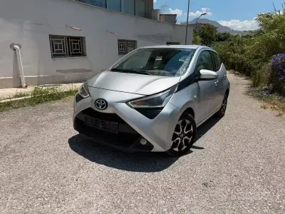 Usata Toyota Aygo X-play 69 CV (50 kW) 2019 Grigio Utilitaria