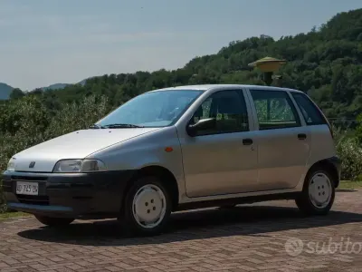 Usata Fiat Punto 73 CV (53 kW) 1994 Grigio Utilitaria