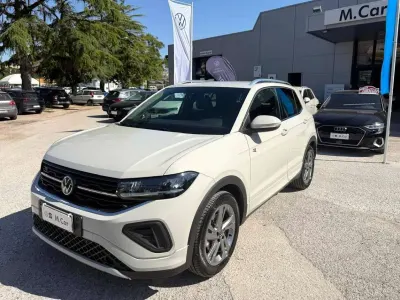 Usata VW T-Cross R-line 116 CV (85 kW) 2024 Ascot gray SUV