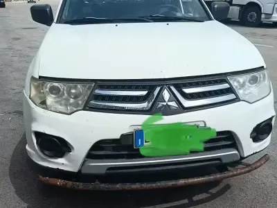 Usata Mitsubishi L200 136 CV (100 kW) 2014 Bianco Pick-up