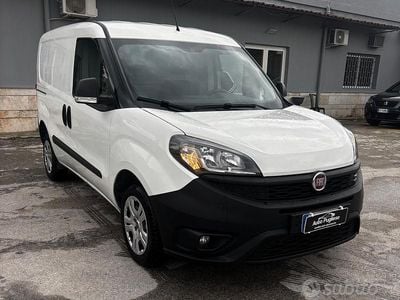 Usata Fiat Doblò Lounge 95 CV (69 kW) 2020 Bianco Monovolume