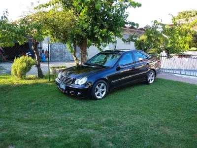 Usata Mercedes C220 Avantgarde 150 CV (110 kW) 2005 Berlina