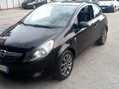 Usata Opel Corsa Edition 75 CV (55 kW) 2010 Nero Utilitaria