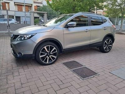 Usata Nissan Qashqai Tekna 131 CV (96 kW) 2016 Argento SUV