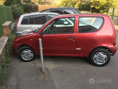 Usata Fiat 600 54 CV (39 kW) 2005 Rosso Utilitaria