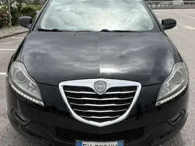 Usata Lancia Delta 120 CV (88 kW) 2012 Utilitaria
